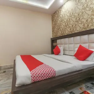 Oyo 60651 Hotel Arya 3* Varanasi