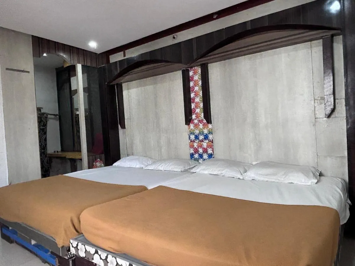 Hotel Raj Empire Mysore 3*,  India